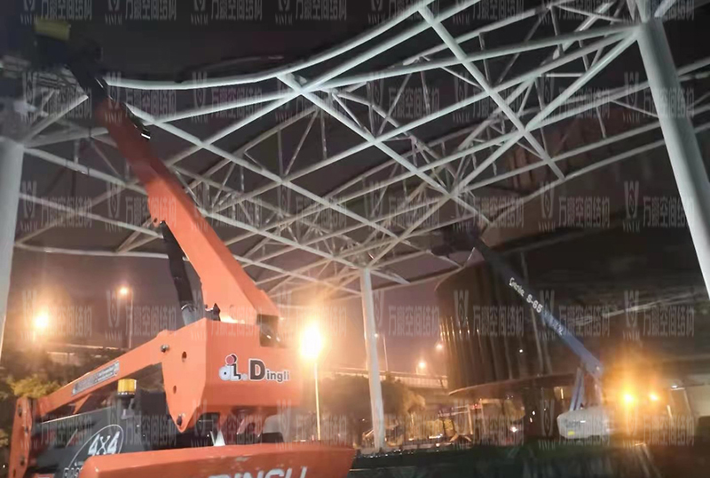 長沙圭塘海綿示范公園建設(shè)項(xiàng)目ETFE膜結(jié)構(gòu)工程進(jìn)入二次鋼構(gòu)施工階段