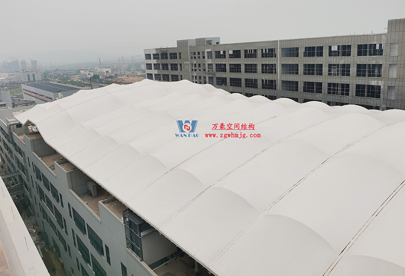 浙江真愛毯業(yè)科技有限公司廠房三屋面膜結(jié)構(gòu)工程完工大吉！