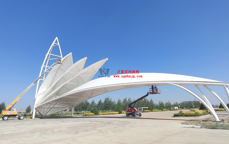 陜西定邊馬蓮灘沙漠公園鋼膜結(jié)構(gòu)工程“奮力快跑”，工程“進(jìn)度條”刷新了!