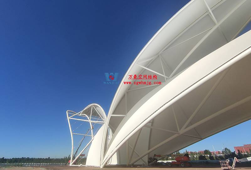 陜西定邊馬蓮灘沙漠公園鋼膜結(jié)構(gòu)工程“奮力快跑”，工程“進(jìn)度條”刷新了!