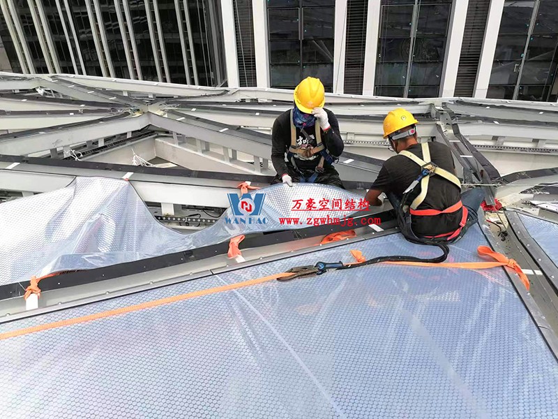 縱使烈日炎炎，腳步從未止歇！海南這個ETFE氣枕膜項目施工進度有最新消息