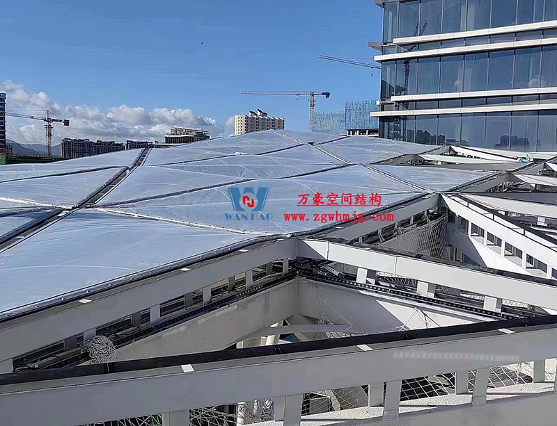 縱使烈日炎炎，腳步從未止歇！海南這個ETFE氣枕膜項目施工進度有最新消息