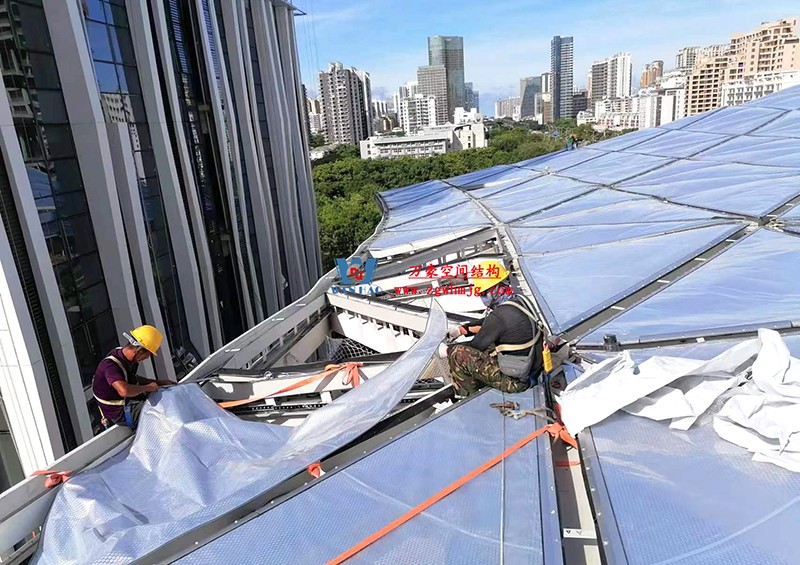 縱使烈日炎炎，腳步從未止歇！海南這個ETFE氣枕膜項目施工進度有最新消息