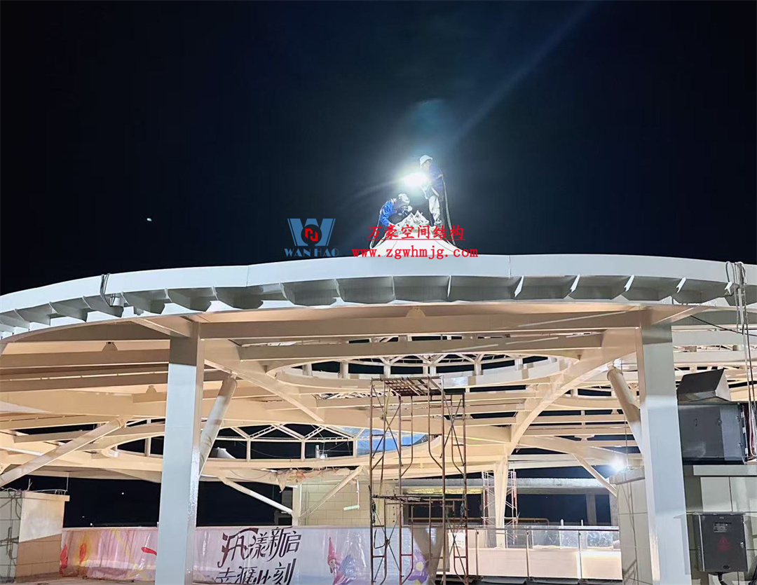 廣州從化鳳凰新天地商業(yè)街天幕項(xiàng)目：ETFE PTFE膜結(jié)構(gòu)打造城市靈動(dòng)