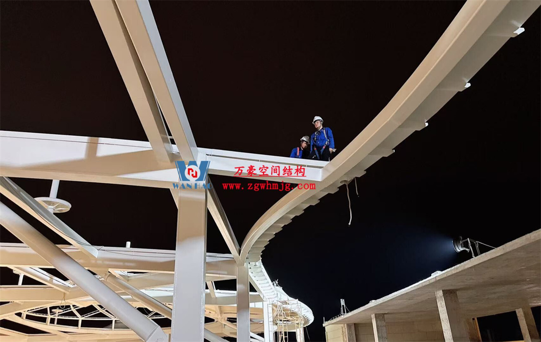 廣州從化鳳凰新天地商業(yè)街天幕項(xiàng)目：ETFE PTFE膜結(jié)構(gòu)打造城市靈動(dòng)