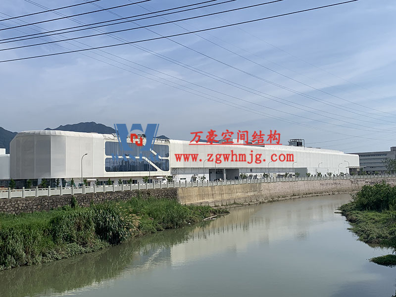 為什么體育場屋面都選用PTFE膜結(jié)構(gòu)？PTFE膜結(jié)構(gòu)體育場有什么特點(diǎn)優(yōu)勢？